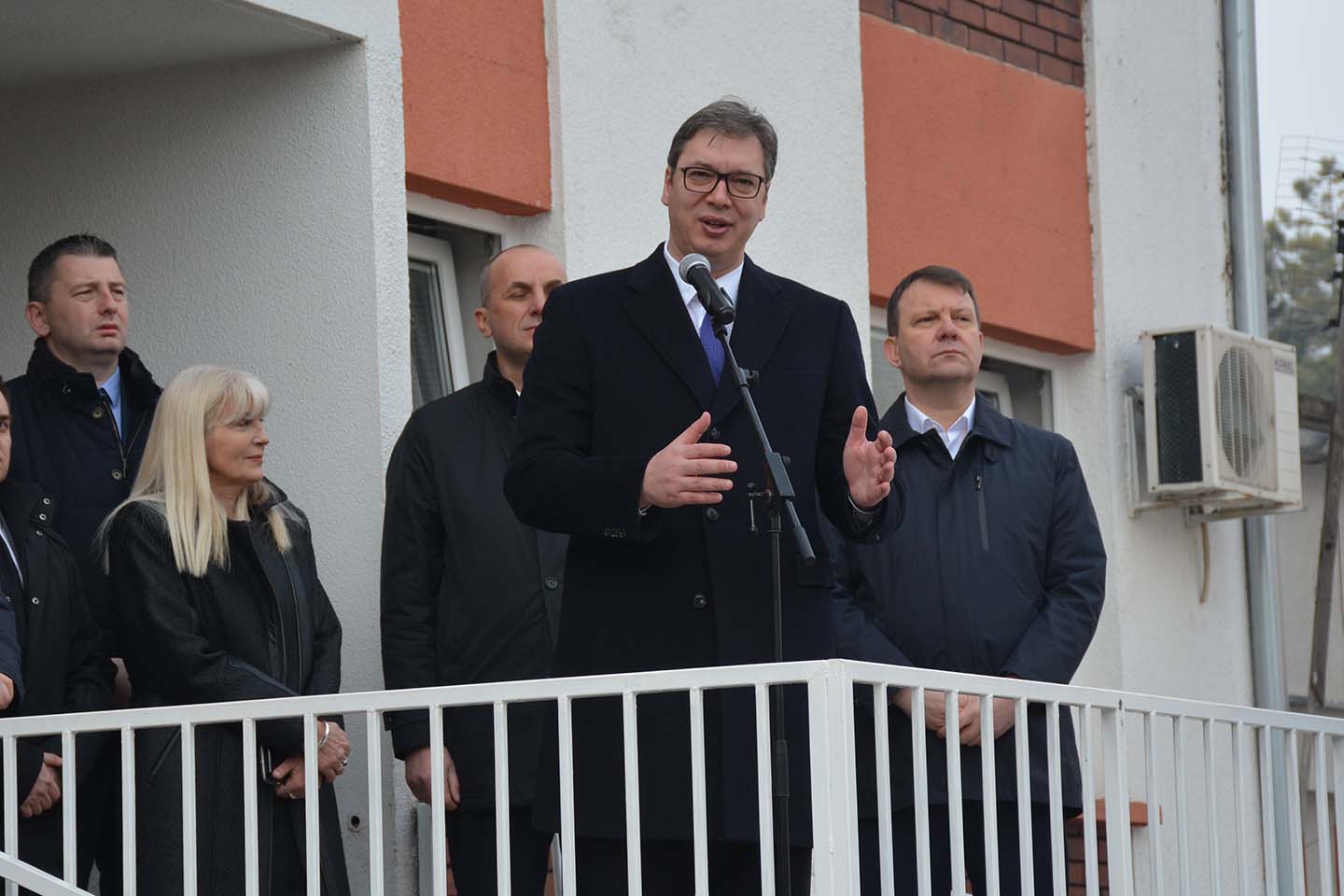 Vučić u Opovu: Čuvaćemo mir i otvarati nove fabrike